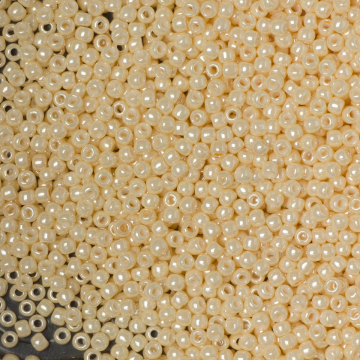 Koraliki TOHO Round 11/0 Opaque-Lustered Lt Beige
