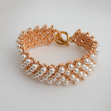 Bransoletka z koralików Toho z perełkami seashell