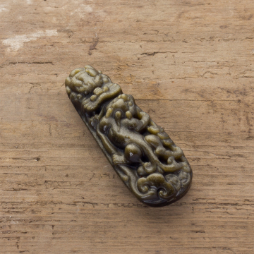 Zawieszka z obsydianu złotego ręcznie rzeźbiona 60mm