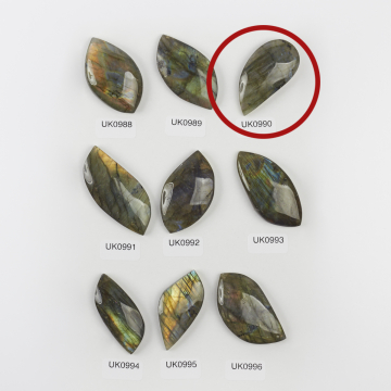 Labradoryt kaboszon nieregularny 43mm