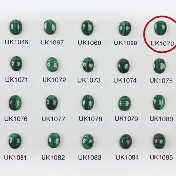 Malachit naturalny kaboszon owal 10mm