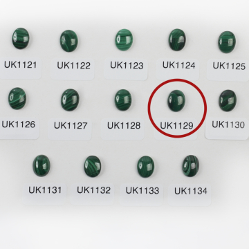 Malachit naturalny kaboszon owal 10,3mm