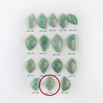 Amazonit kaboszon nieregularny jasny 34mm