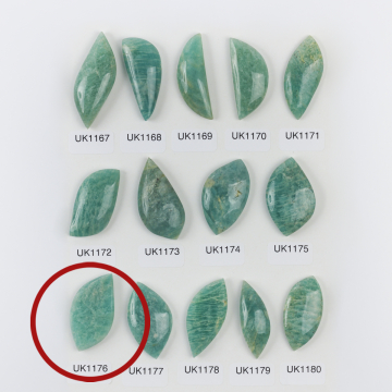 Amazonit kaboszon nieregularny 37mm