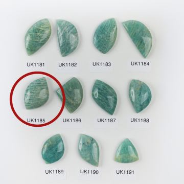 Amazonit kaboszon nieregularny 31mm