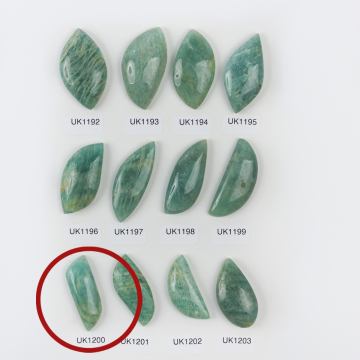 Amazonit kaboszon nieregularny 39mm