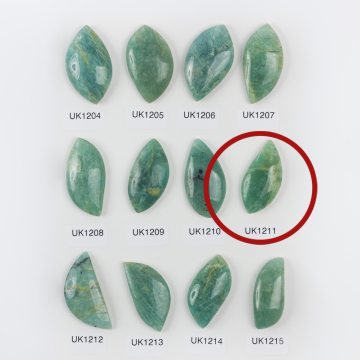 Amazonit kaboszon nieregularny 36,5mm