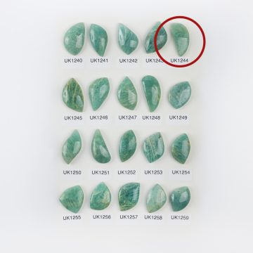 Amazonit kaboszon nieregularny 29mm