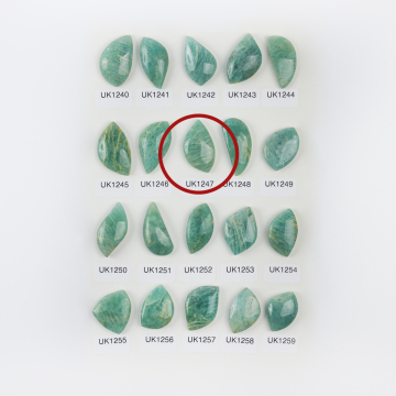 Amazonit kaboszon nieregularny 29,5mm