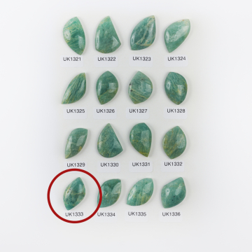 Amazonit kaboszon nieregularny 30mm