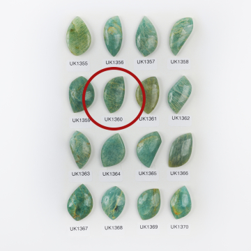 Amazonit kaboszon nieregularny 33mm