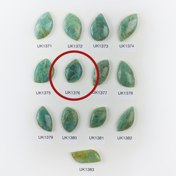 Amazonit kaboszon nieregularny 25,5mm