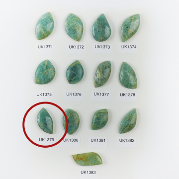 Amazonit kaboszon nieregularny 28mm