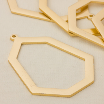 Zawieszka bryła wycięta z aluminium 87 mm