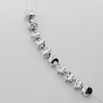 Przekładka nugget z mosiądzu w kolorze srebrnym 7x6mm