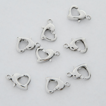 Zapięcie karabińczyk serduszko z mosiądzu w kolorze srebrnym 10,5mm