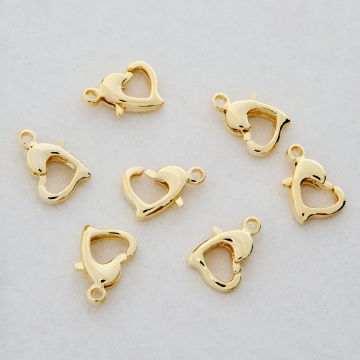 Zapięcie karabińczyk serduszko z mosiądzu w kolorze złotym 10,5mm