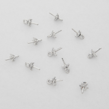 Krawatka typu cwerga do zawieszania koralików z mosiądzu w kolorze srebrnym 7,5x0,8mm