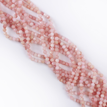 Opal różowy kulka fasetowana 4mm - na sznurze