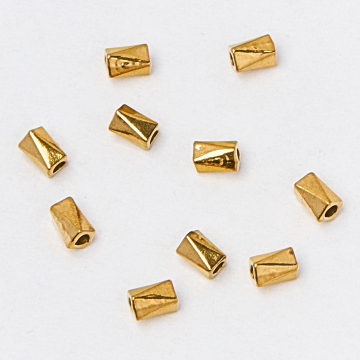 Koralik ze stali słupek kanciasty 3x4,5mm PVD