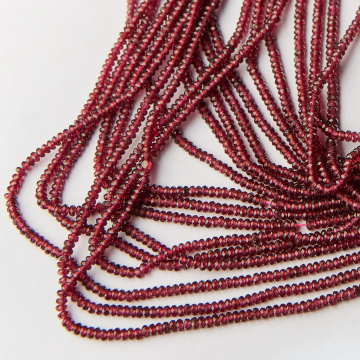 Granat oponka fasetowana 3x1,5mm