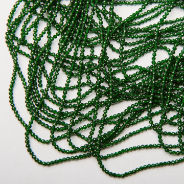 Szmaragd nilu kulka fasetowana 2mm - na sznurze
