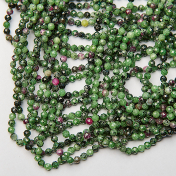 Zoisyt z rubinem kulka fasetowana 4mm