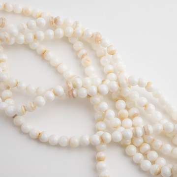 Kulka z masy perłowej biała 6mm