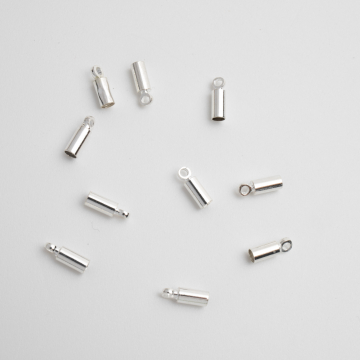 Końcówki do rzemieni kolor srebrny 2,5mm