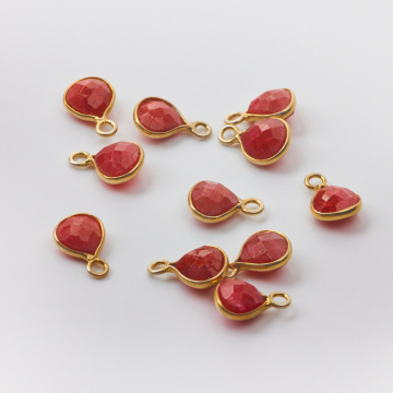 Zawieszka rubin łezka fasetowana w okuciu AG925 pozłacana 6mm