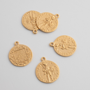 Srebrna moneta zawieszka wojownik pozłacany 15mm