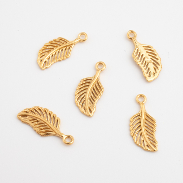 Srebrna zawieszka listek pozłacana AG925 16x7mm