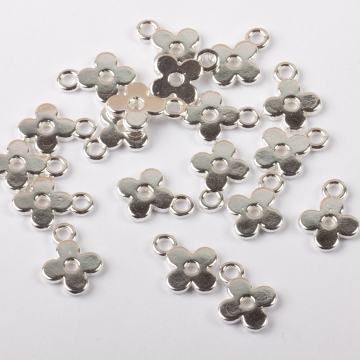 Srebrna zawieszka kwiatek AG925 9mm