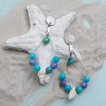 Kolczyki z masy perłowej w pastelowych odcieniach z muszelką