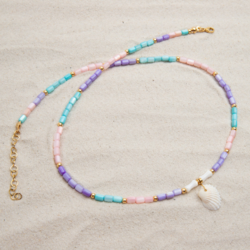 Naszyjnik z masy perłowej i muszli w pastelowych kolorach