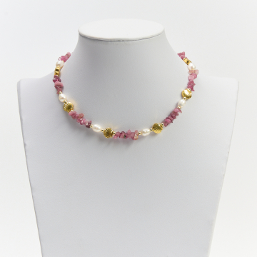 Naszyjnik z różowym turmalinem, perłą i muszelkami z hematytu