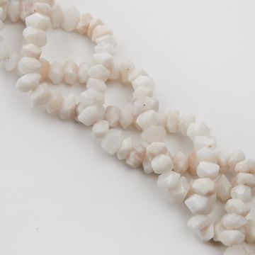 Kamień księżycowy poduszka ścinana nieregularna 5-8mm Kamień księżycowy poduszka ścinana nieregularna 5-8mm