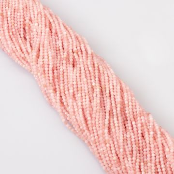 Opal różowy kulki fasetowane 2mm - na sznurze