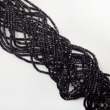 Spinel kostka fasetowana 3x3mm