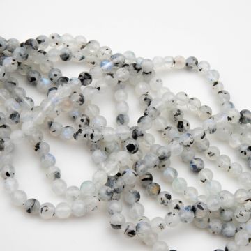 Kamień księżycowy z czarnym turmalinem kulka gładka 6mm Kamień księżycowy z czarnym turmalinem kulka gładka 6mm