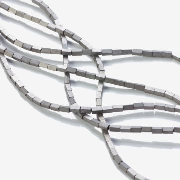 Hematyt platerowany słupek kwadratowy mat silver 4x2mm