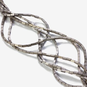 Hematyt platerowany słupek kwadratowy mat silver 4x2mm