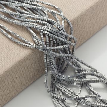 Hematyt platerowany kostka ścięta mat silver 2x2mm