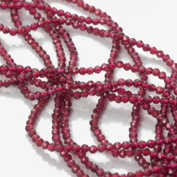 Granat kulka fasetowana 2mm - na sznurze