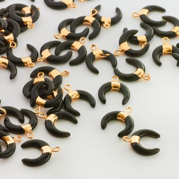 Róg obfitości z onyksu zawieszka 18mm