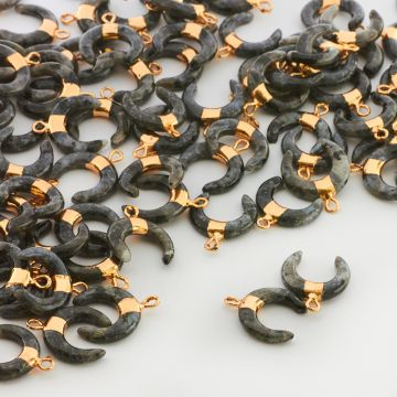 Róg obfitości z larvikitu zawieszka 18mm