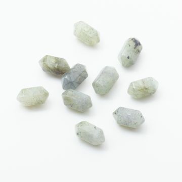 Labradoryt zawieszka grot  11-12mm