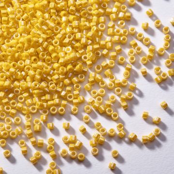 Koraliki Miyuki Delica Opaque Canary AB  11/0