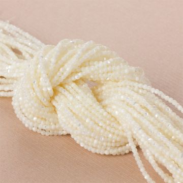 Masa perłowa kulka srebrzysta biała 2,5mm - na sznurze