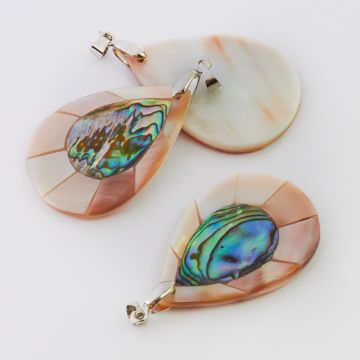 Zawieszka z muszli łezka 37x26mm